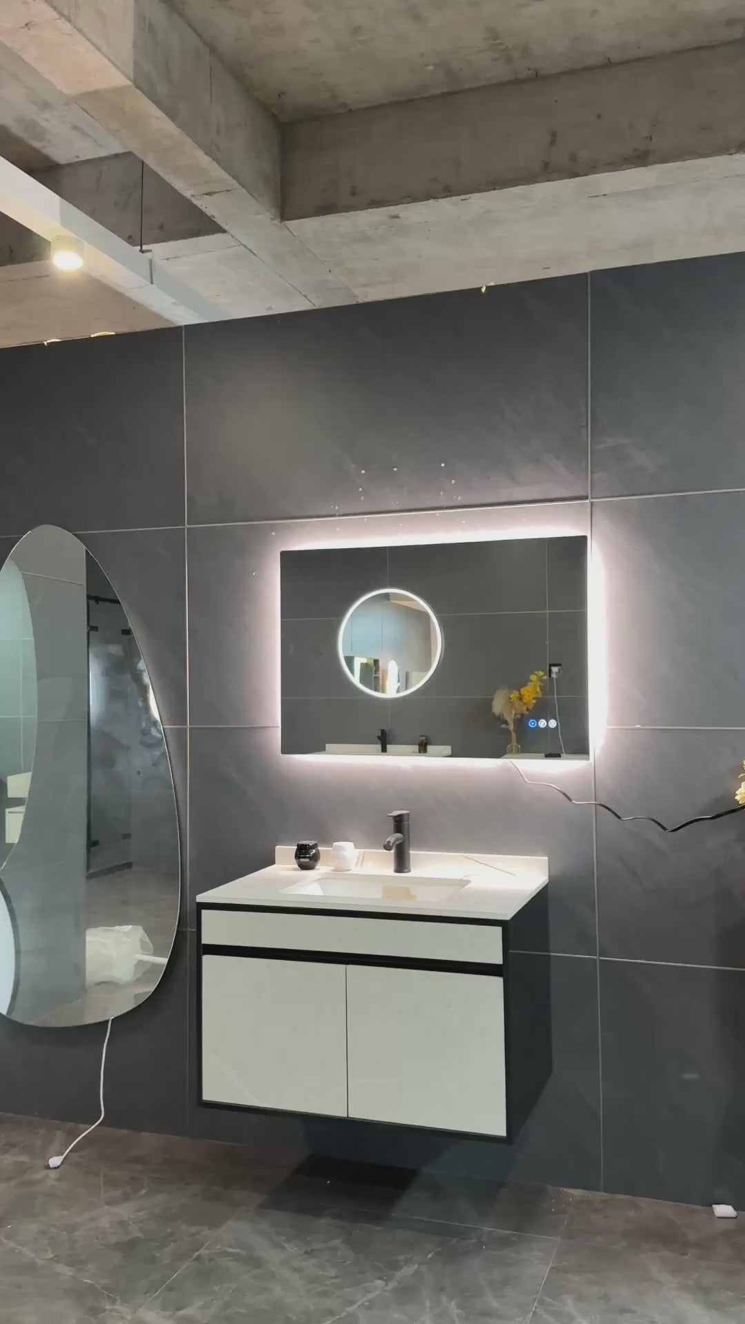 Miroir intelligent rectangulaire à LED Gloviea avec éclairage, intensité et luminosité réglables, capteur de mouvement, anti-buée, fonction mémoire, rétroéclairé