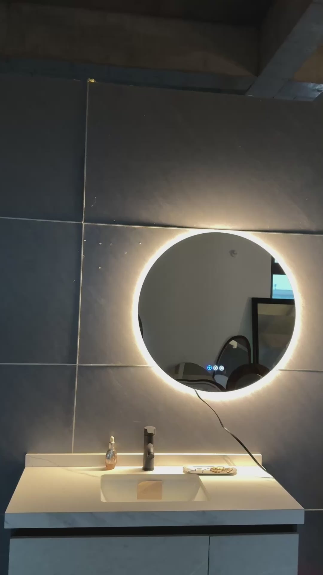 Miroir intelligent rond Gloviea à LED avec lumières, intensité variable et luminosité réglable, capteur de mouvement, anti-buée, fonction mémoire, design rétroéclairé